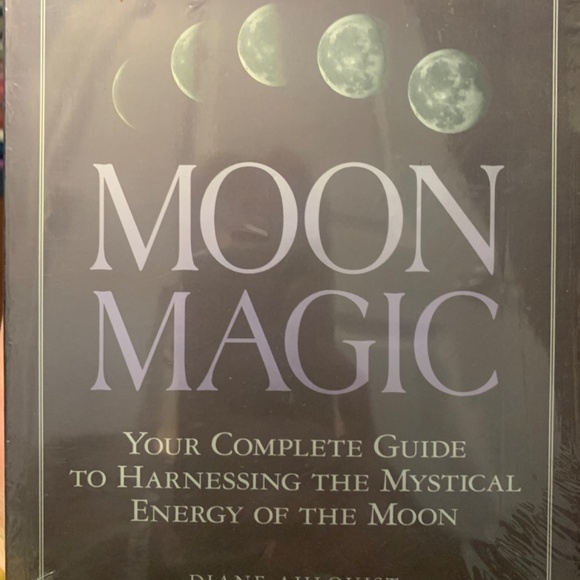 Anything Moon Book & Oracle collection - Picture 11 of 16